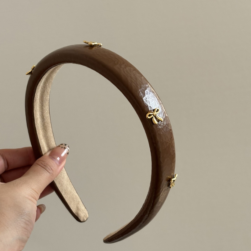 Retro deri atmosfer altın yay  - Leatherwork Pony incelemesi ve fiyatı